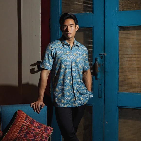 Luxury Performance Batik Shirt for Mens - Picture 1 of 8